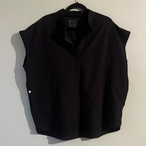 Black Figs women’s Rafaela scrub top L